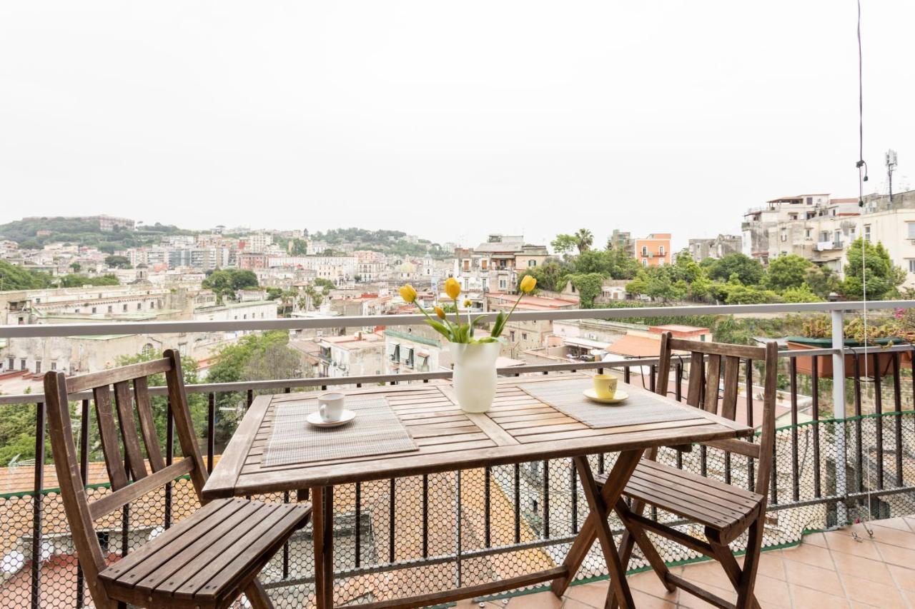 Panoramic Flat Between Materdei And Fontanelle Naples Extérieur photo