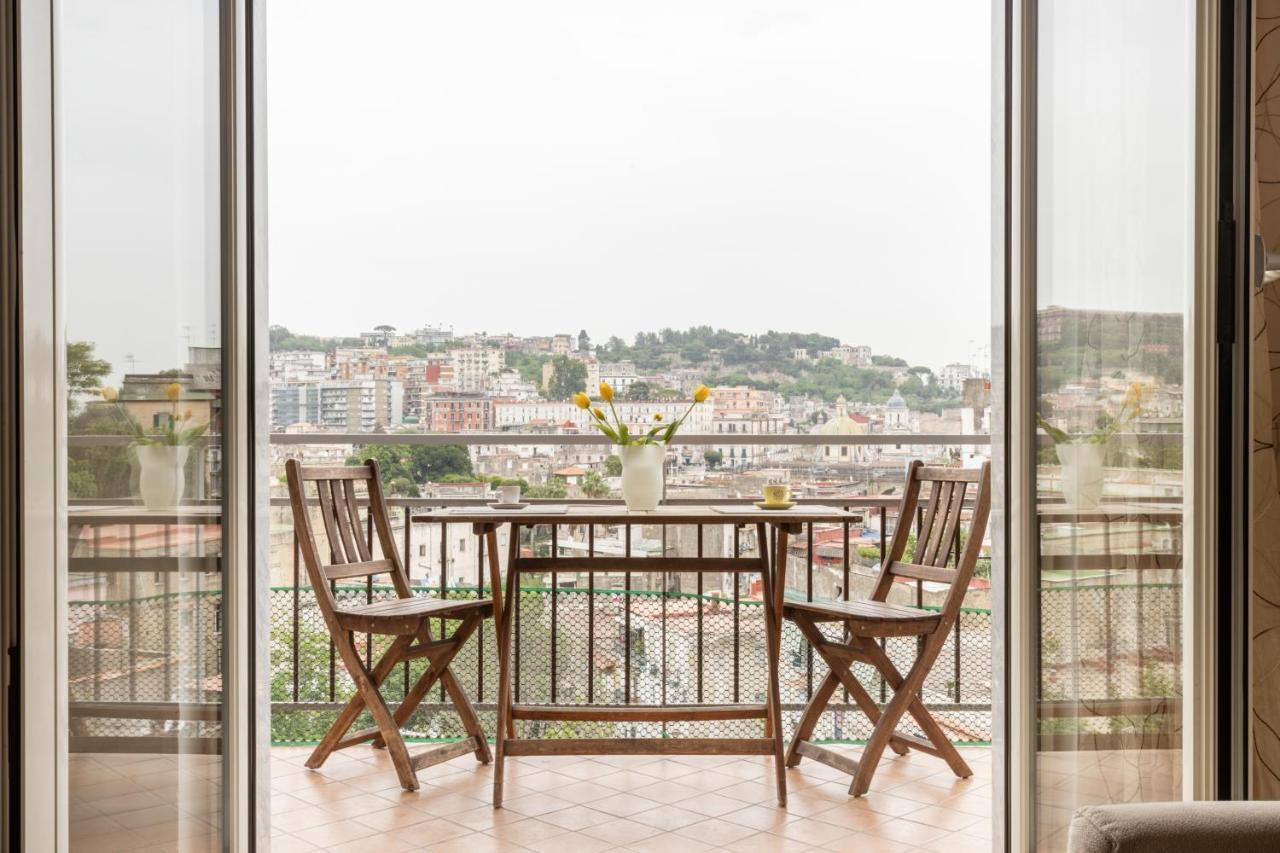 Panoramic Flat Between Materdei And Fontanelle Naples Extérieur photo