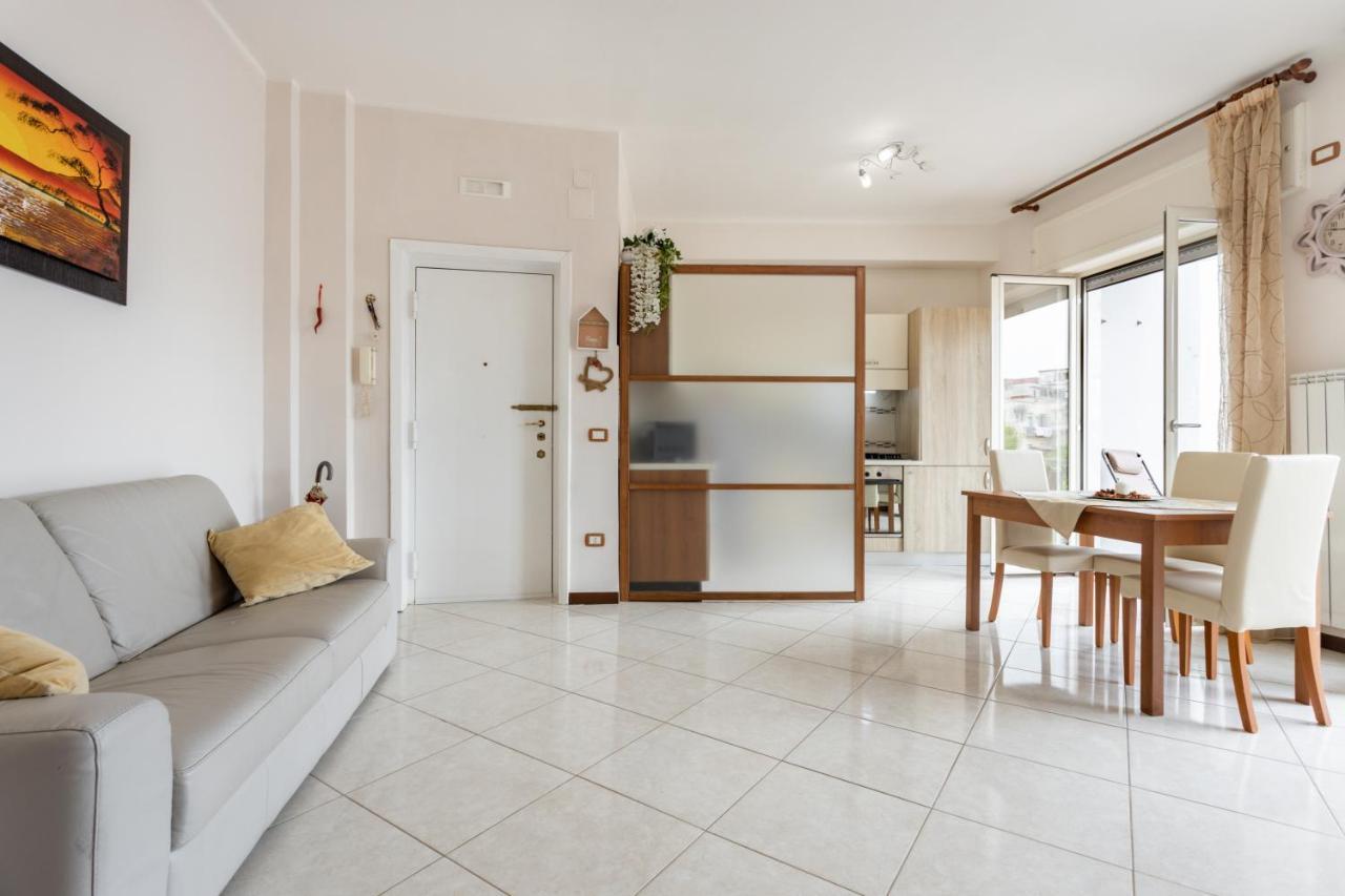 Panoramic Flat Between Materdei And Fontanelle Naples Extérieur photo